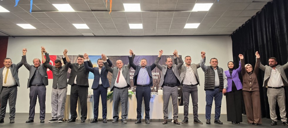 AK PARTİ HAVRAN’DA GÖVDE GÖSTERİSİ YAPTI