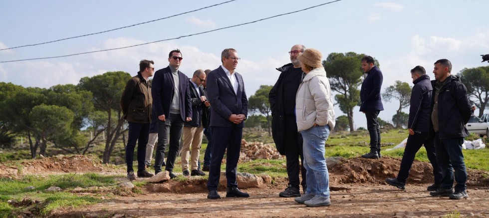  AYVALIK’IN TARİHİ YELDEĞIRMENLERİ GÜN YÜZÜNE KAVUŞTURULUYOR