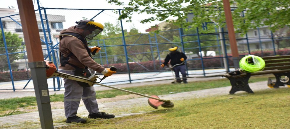  ALTIEYLÜL PARK VE BAHÇELER  MÜDÜRLÜĞÜ SAHADA YOĞUN MESAİDE