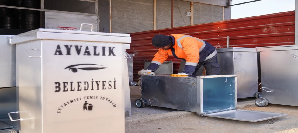 Ayvalık Belediyesi, özkaynaklarıyla konteyner üretiyor