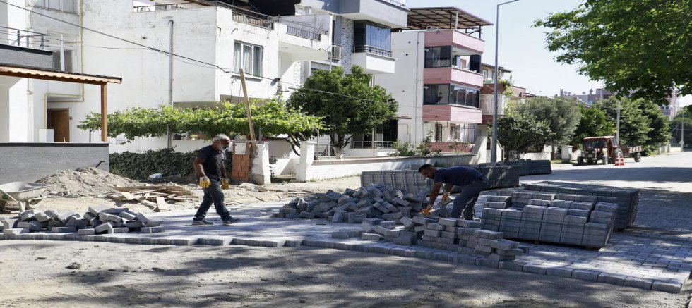 BURHANİYE’DE YOL ÇALIŞMALARI TÜM HIZIYLA DEVAM EDİYOR