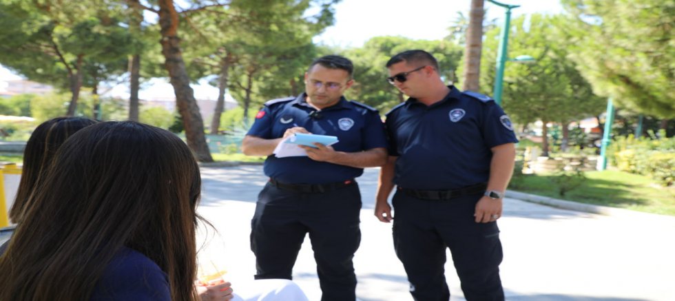   Edremit’te yere çöp ve izmarit atana para cezası dönemi başladı