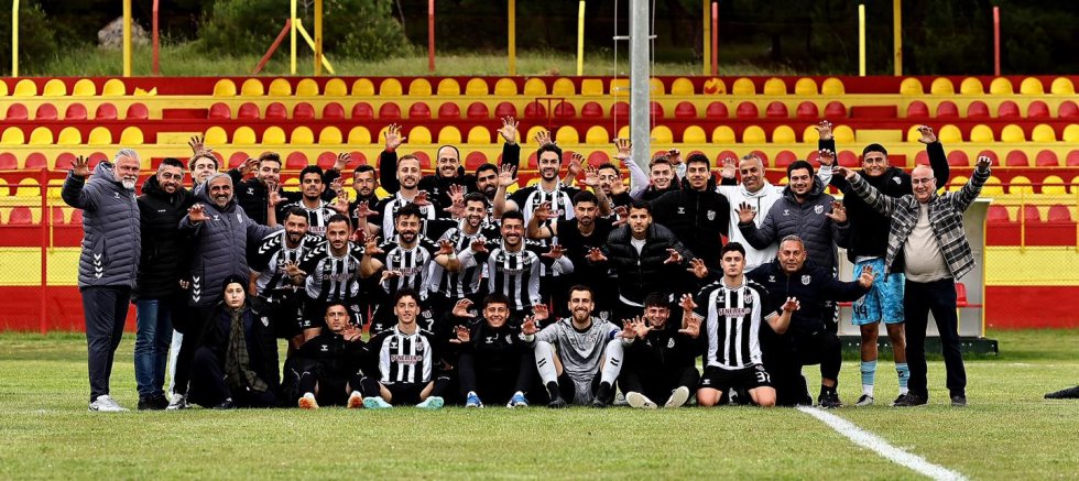 Şampiyon Burhaniye Belediyespor