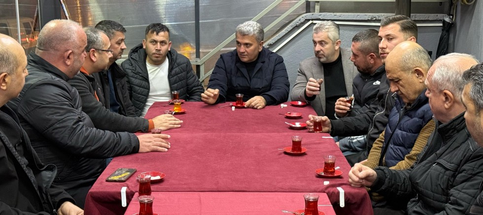 Öğrenci evinde iftar, kimsesiz çocuklarla sahur
