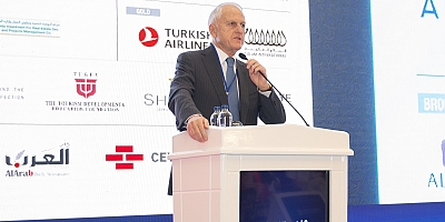 12. BOĞAZİÇİ ZİRVESİ, ONUR KURULU BAŞKANI RONA  YIRCALI’NIN KONUŞMASI İLE AÇILDI.