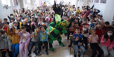 ALTIEYLÜL KENT SAHNESİ ÇOCUKLARLA BULUŞMAYA DEVAM EDİYOR