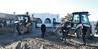 Başkan Deveciler Duyarsız Kalmadı Ören Plajı'nda Yapılan Beton Seti Yıktı