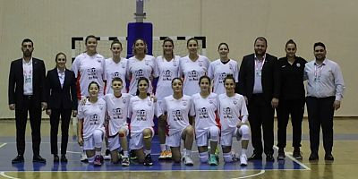 BURHANİYE BELEDİYESPOR KADIN BASKETBOL TAKIMI LİGDE FIRTINA GİBİ ESMEYE DEVAM EDİYOR