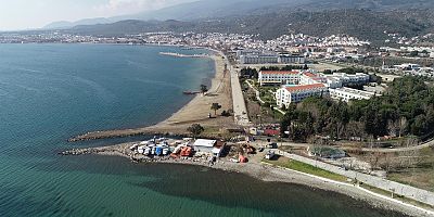 Büyükşehir’den Güre Sahil Yolu’nda hummalı çalışma