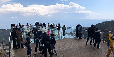 Cam Seyir Terası’na yoğun ilgi