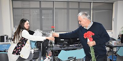 EDREMİT BELEDİYESİ KADINLAR GÜNÜNÜ KUTLADI