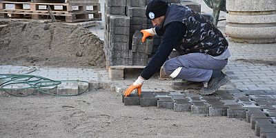 EDREMİT BELEDİYESİ’NDEN YOLLARA BAKIM