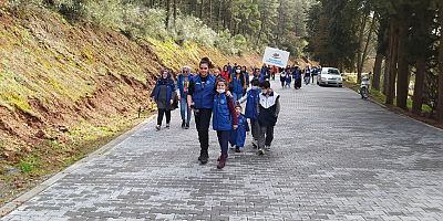 GENÇLER SAĞLIKLI ADIMLARA GELECEĞE YÜRÜYOR