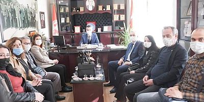 İYİ PARTİ KAHVECİNİN  SORUNLARINI DİNLEDİ