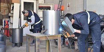 KARESİ BELEDİYESİ DEPREMZEDELER İÇİN SOBA ÜRETİYOR