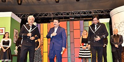 KUVÂ-Yİ MİLLİYE MEYDANI DOLDU TAŞTI