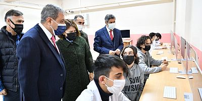 Mesleki Eğitim Vali Şıldak'ın Markajında 