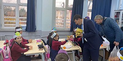 Nurullah Başkandan Meyve jesti