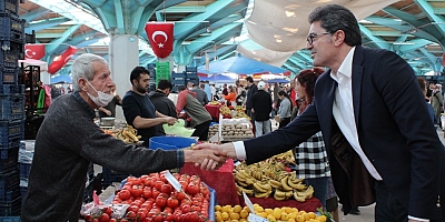 Pazar Tezgahları Kuyumcu Vitrini Gibi