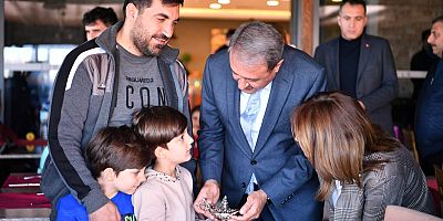 Vali Şıldak'tan Misafirlere Ziyaret 