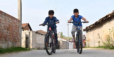 Vazgeçemediği alışkanlığı      çocukları mutlu etmek 