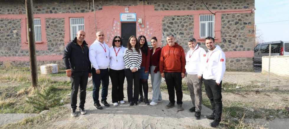  Yürekleri ısıttılar